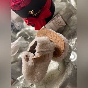 NEW w/ tags!!! ZARA Fleece Toddle, size 5.5 Shoes